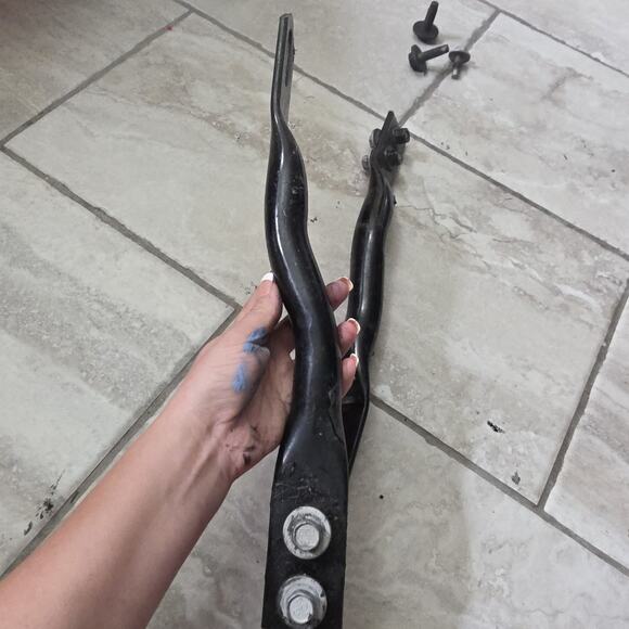 Front Left Right Bumper Bracket for Chevy Silverado 2500/3500HD 15-19 GMC Sierra - Picture 9 of 16